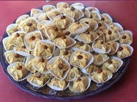 مربعات باللوز