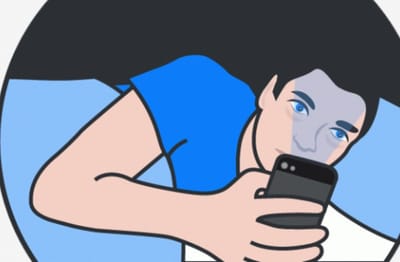 دراسة تؤكد: الضوء المنبعث من الهواتف الذكية يضرّ المستخدمين وقت النوم