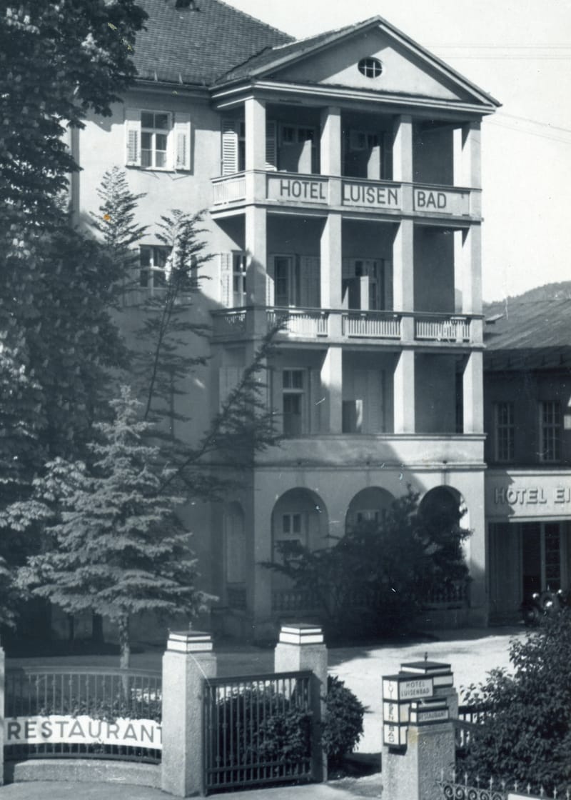 Hotel kurz nach dem Krieg