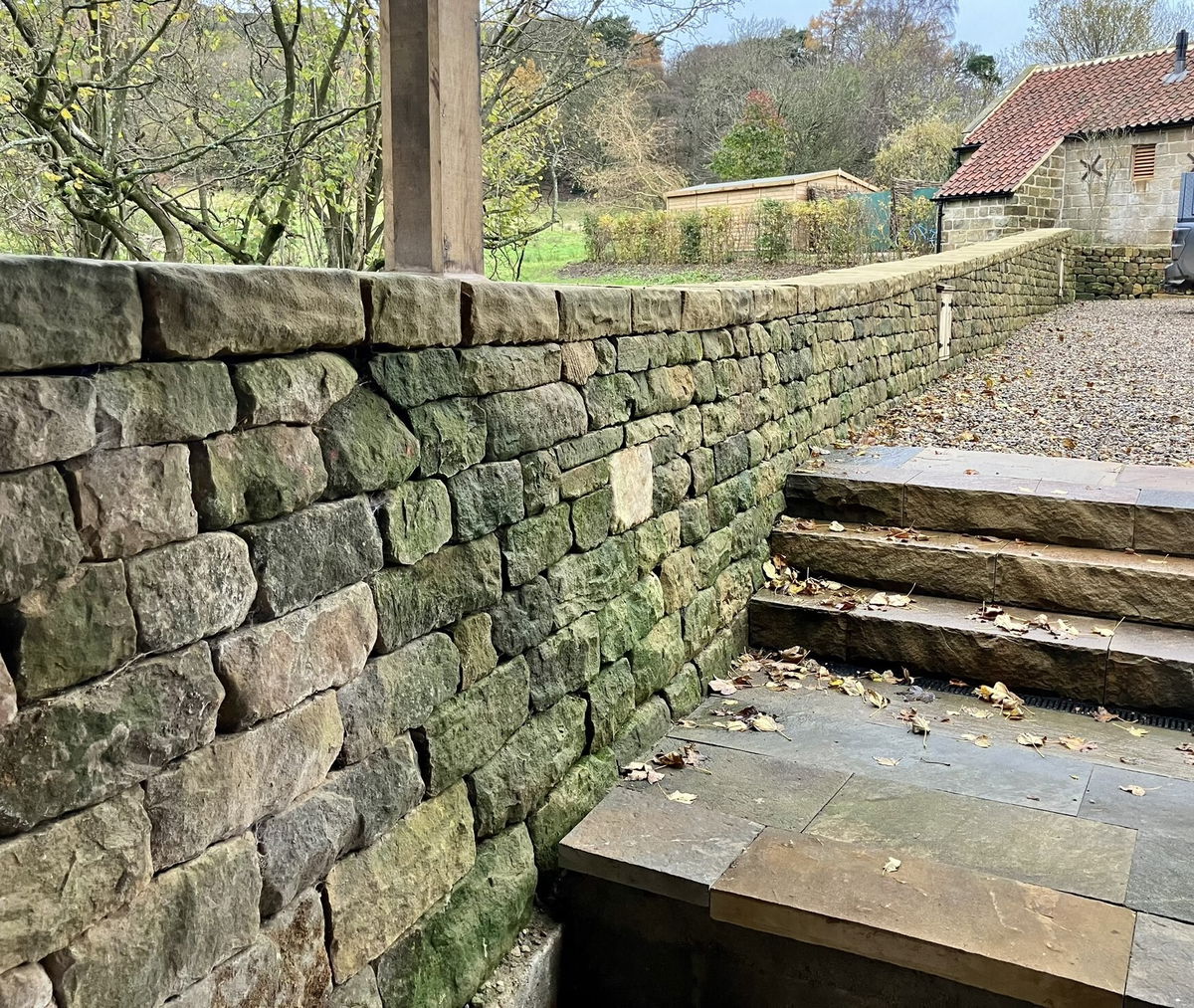 Boundary wall