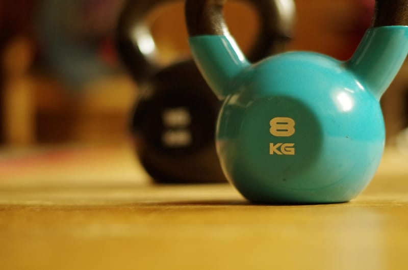 Full body fat burning workout with kettlebells