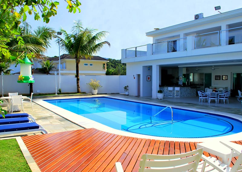 ABASTECIMENTO DE PISCINAS