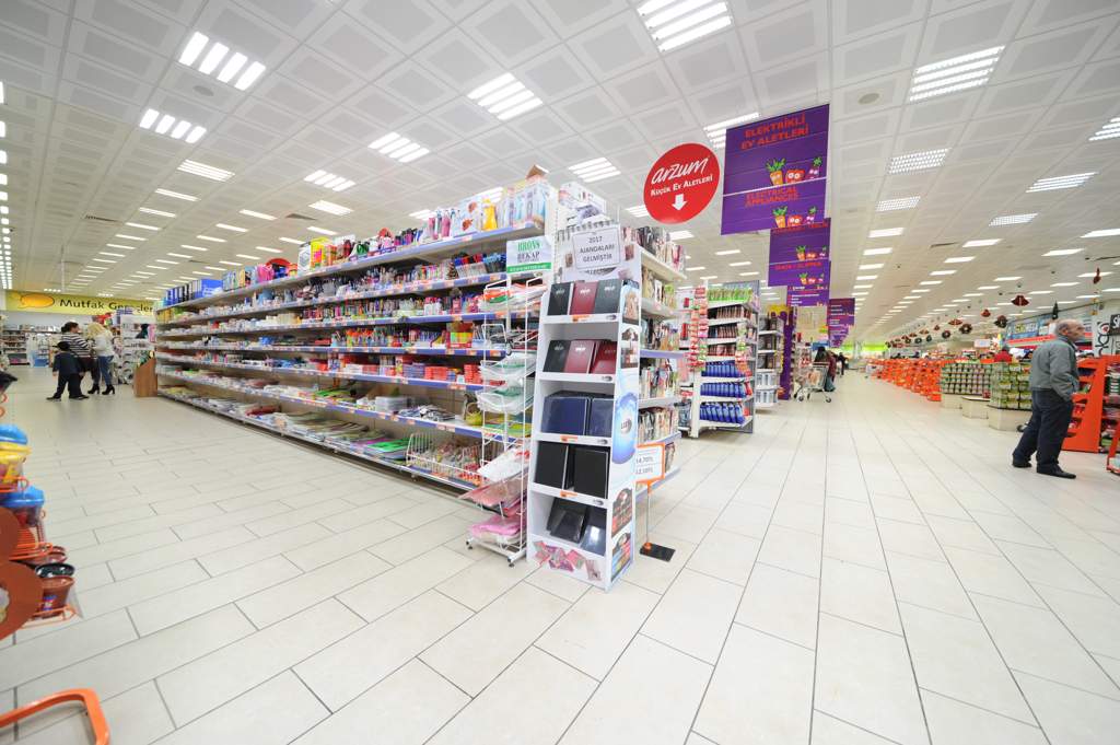 Supermarket shelving systems