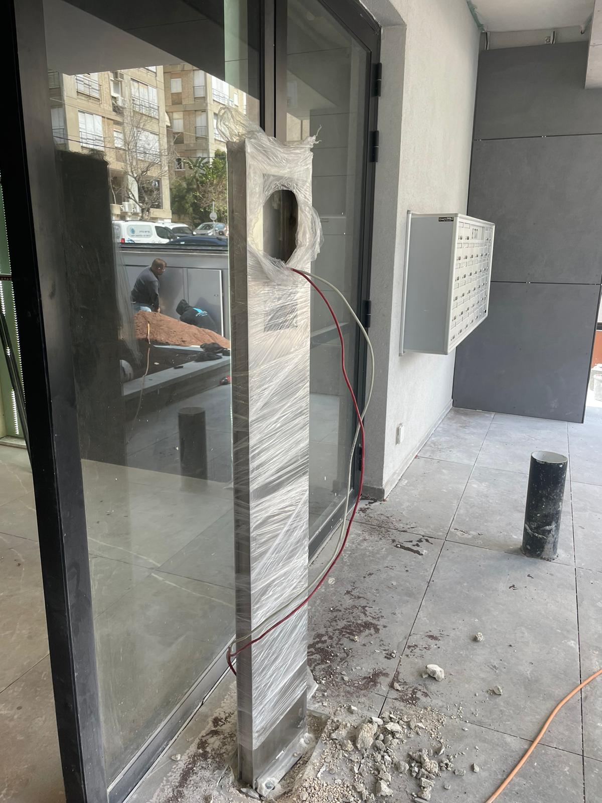 עמוד אינטרקום ישר מנירוסטה