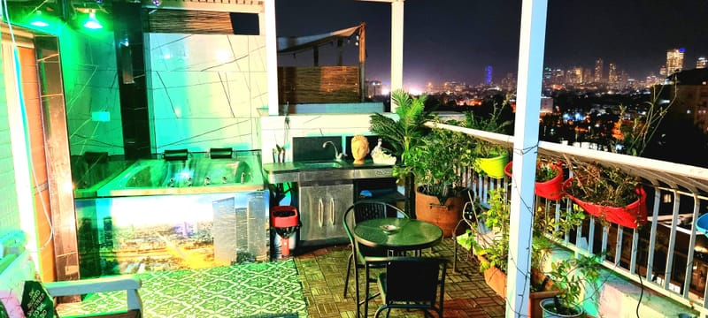 הפנטאהוז 2 חדרים גג גדול וג'קוזי מחומם