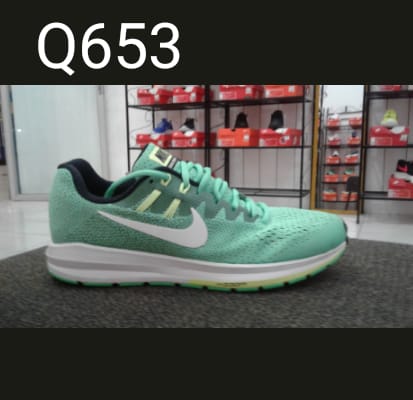 NIKE AIR ZOOM STRUCTURE 20