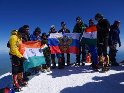Elbrus 5642 expedition- 2018 with Kaamya Karthikeyan, India