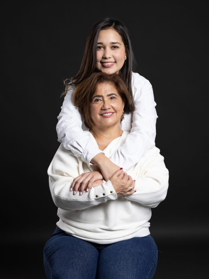 DAUGHTER, DAD AND MOM