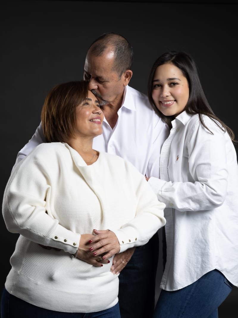 DAUGHTER, DAD AND MOM