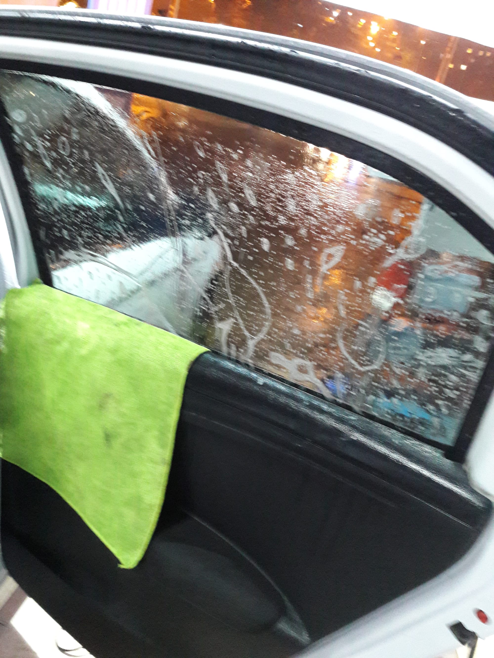 جميع القطع الكهربائية و جميع أكسسوار السيارت