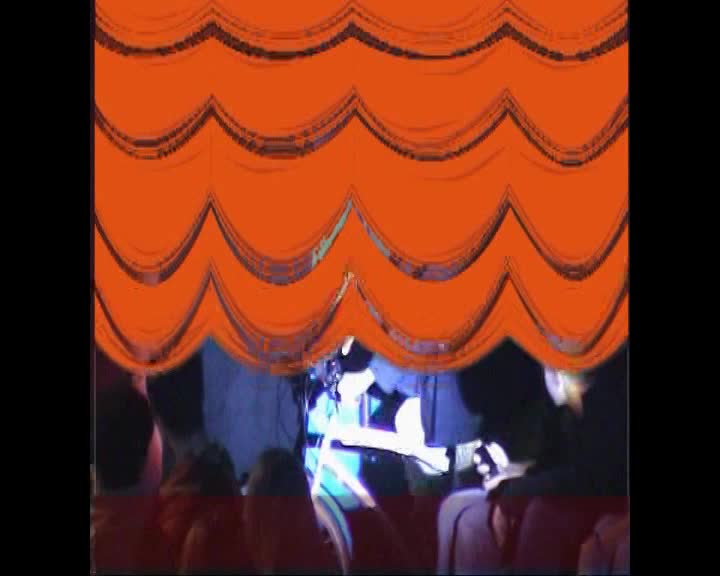 1er festival 2004 et première apparition du facteur