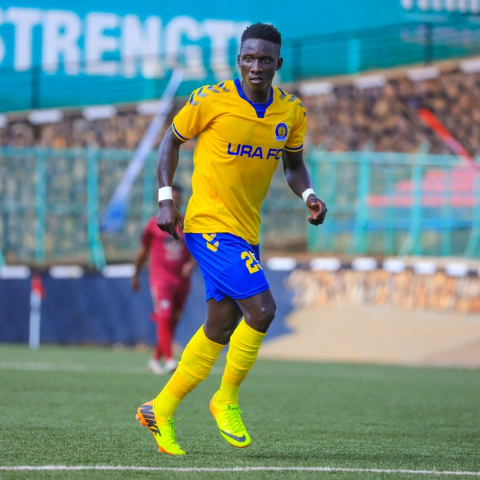 Rwothomio Cromwell, star du Nil occidental, rejoint les Vipers de l'URA FC.