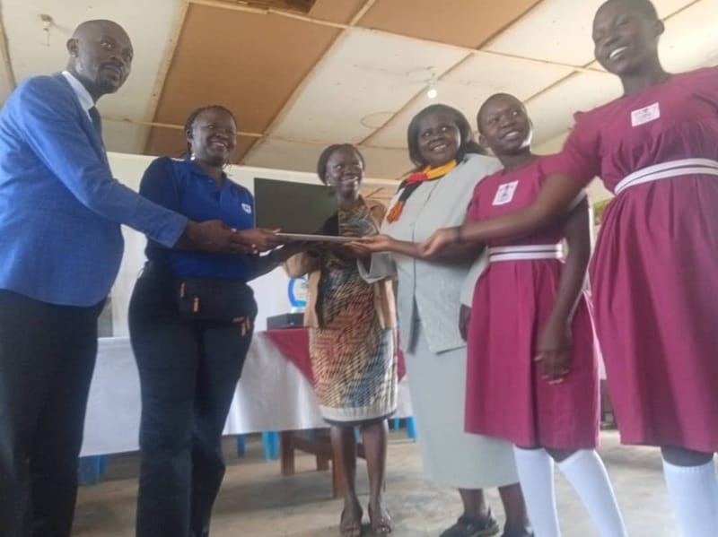 STANBIC BANKS AWARDS MUNI GIRLS' S.S WITH COMPUTERS