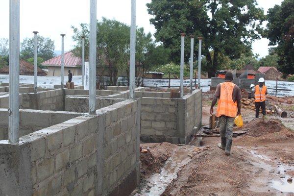 MOYO: MARKET VENDORS DEMONSTRATE OVER DELAYED CONSTRUCTION OF THE MAIN MARKET