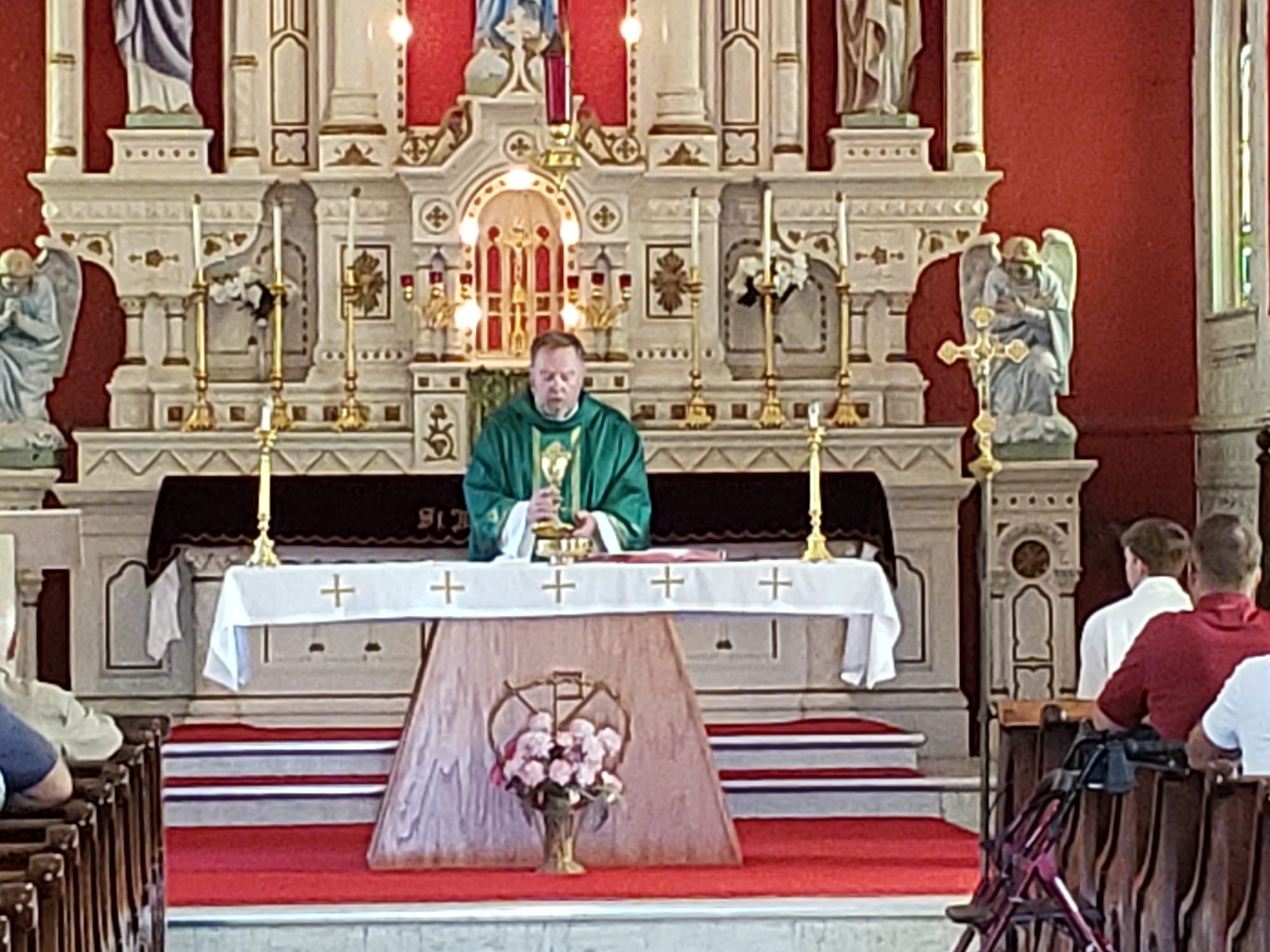 Fr. Richard Piontkowski, Jr. celebrating Our Lady of Mt. Carmel Mass at Paplin 2021