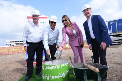 وضع حجر الأساس لبناء مصنع جديد لإعداد طعام الطائرة من مجموعة إل عال..