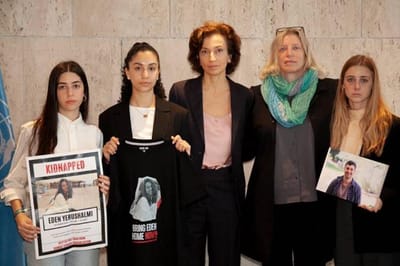 ال عال تواصل مساعدة عائلات المختطفين وتتجند لنقلهم لإجتماعات دبلوماسية وجولات إعلامية خارج البلاد