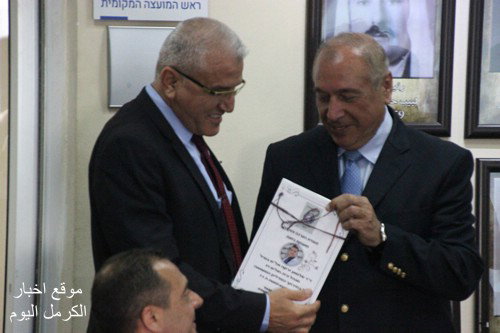 عسفيا تكرم الدكتور سلمان زرقا مدير المركز الطبي صفد