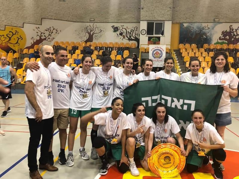 نور سميح كيوف تكتب التاريخ وتصعد مع فريق مكابي حيفا لكرة السلة سيدات الى الدرجة العليا