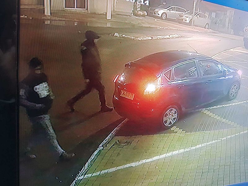 سرقة سيارة مواطن من عسفيا من امام مجمع امين كيوف