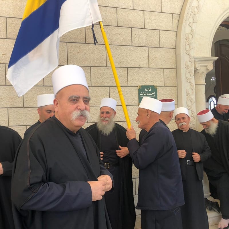 المئات من مشايخ الطائفة الدرزية في زيارة لمقام النبي شعيب عليه السلام لذكرى تحرير الشحار وزيارة أهالي حضر.