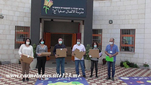 توزيع ٣٥٤ حاسوب نقال على طلاب عسفيا