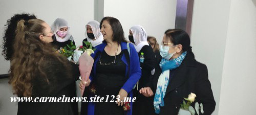 عسفيا تعايد امهاتها بأمسية راقية ..