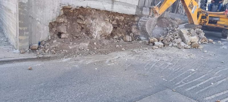 اعطاء الحيز العام من الملك الخاص يدل على رقي المجتمع  ..