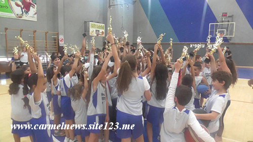 مدرسة كرة السلة في عسفيا تنهي موسما اخر وانجازات كبيرة جدا  ، صعود فريق الرجال والفتيات الى درجات اعلى ..