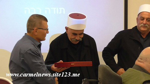 المجلس المحلي عسفيا يكرم الدكتور رضوان منصور بمناسبة اصدار كتابة البحثي الجديد .