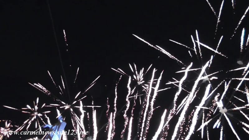 عسفيا تحتفل باضاءة شجرة عيد الميلاد المجيد