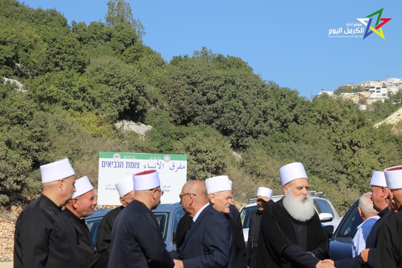 الشيخ موفق طريف يبارك تعبيد وافتتاح شارع مفرق الانبياء في منطقة الزراعة في عسفيا ..