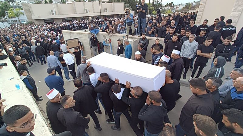 المئات يودعون المأسوف على شبابه تيران حسام فرو الى مثواه الاخير ..