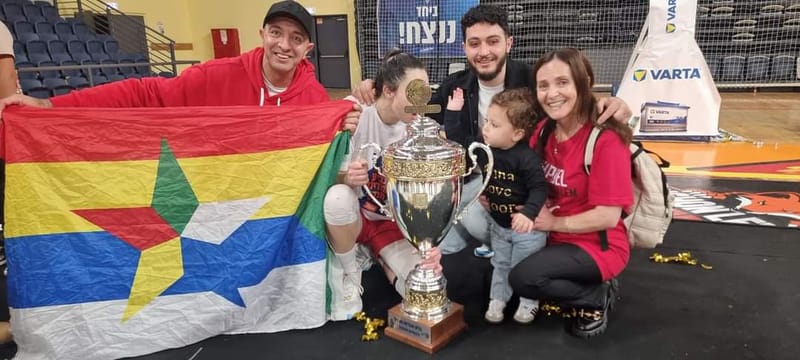 نور سميح كيوف تكتب التاريخ وتحقق كأس الدولة بكرة السلة مع سيدات هبوعيل اورشليم القدس .