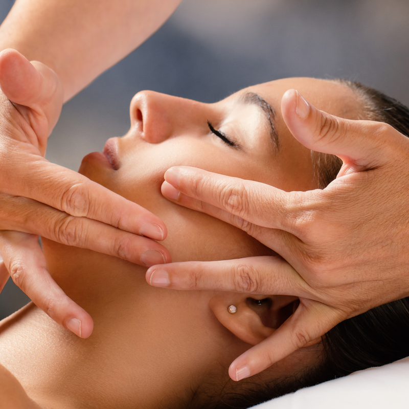 How to Give a Fab Feeling Face Massage
