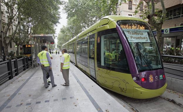 Acuerdo entre la Junta y el Ayuntamiento para que circule por fin el tranvía de Jaén