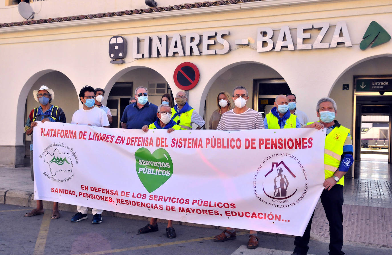 Protesta en contra del «abandono» que sufre el ferrocarril jienense