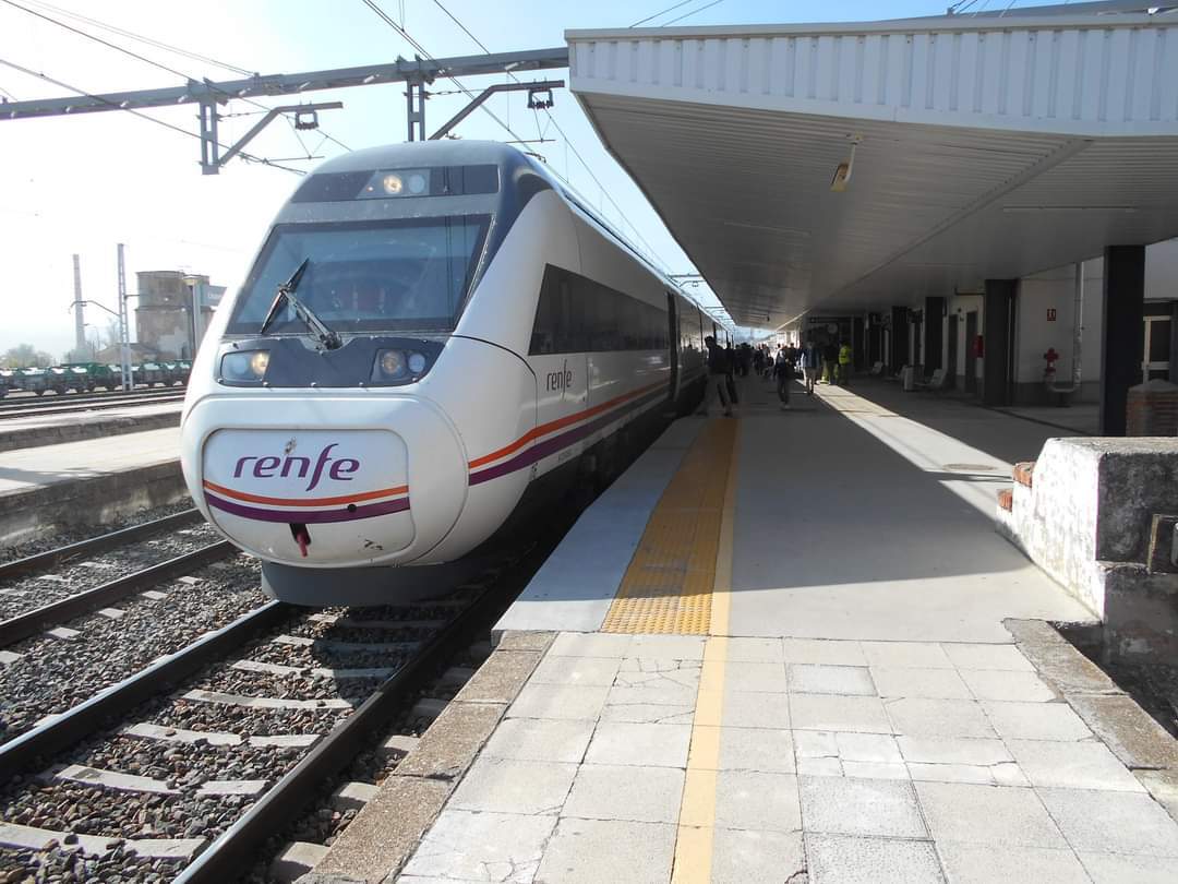 LINARES-BAEZA TENDRÁ 56 TRENES SEMANALES CON MADRID A PARTIR DEL LUNES 4 DE ABRIL