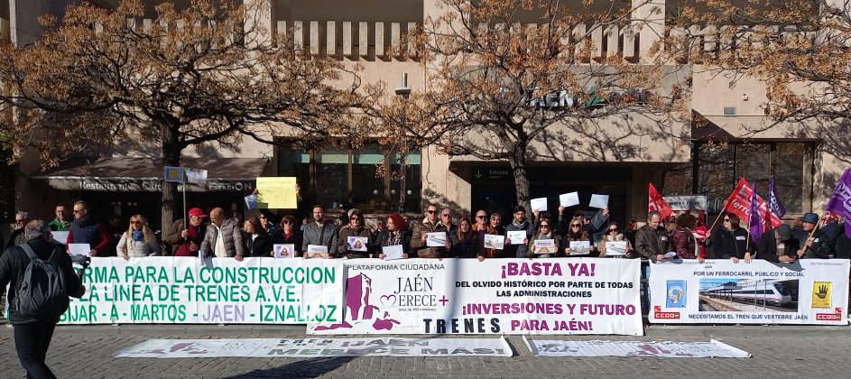 Protesta por los servicios ferroviarios en Jaén