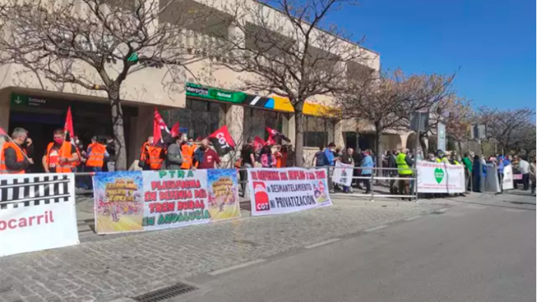 Reclaman la recuperación de trenes suprimidos por la covid-19