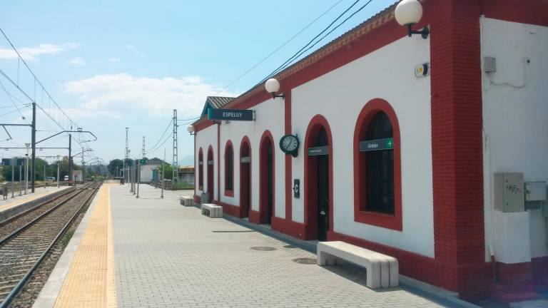 Adif adjudica obras de mejora en la catenaria entre Espeluy y Montoro