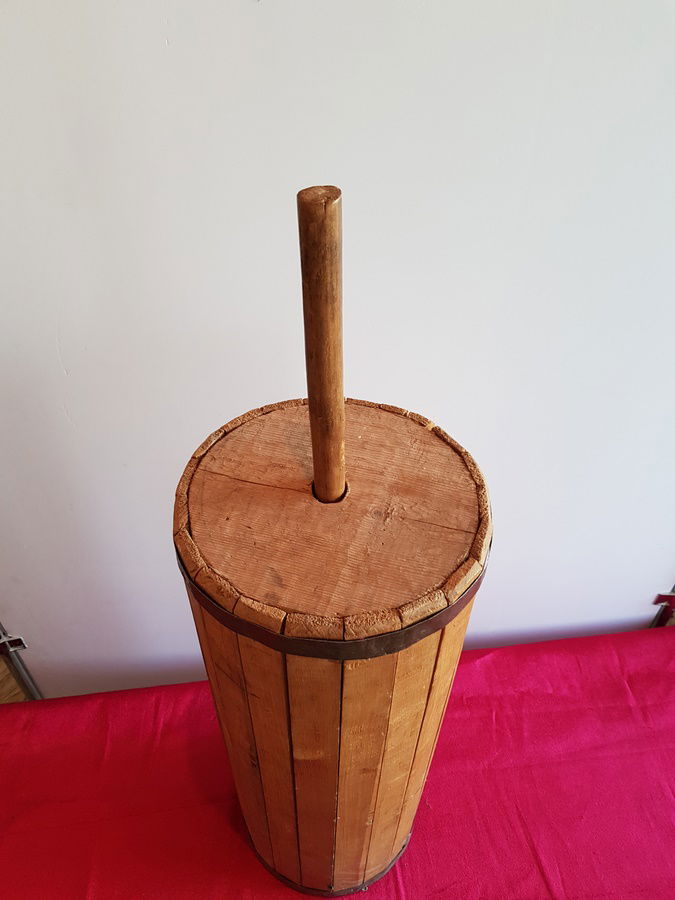 Сексуалды қыздарды шақырды