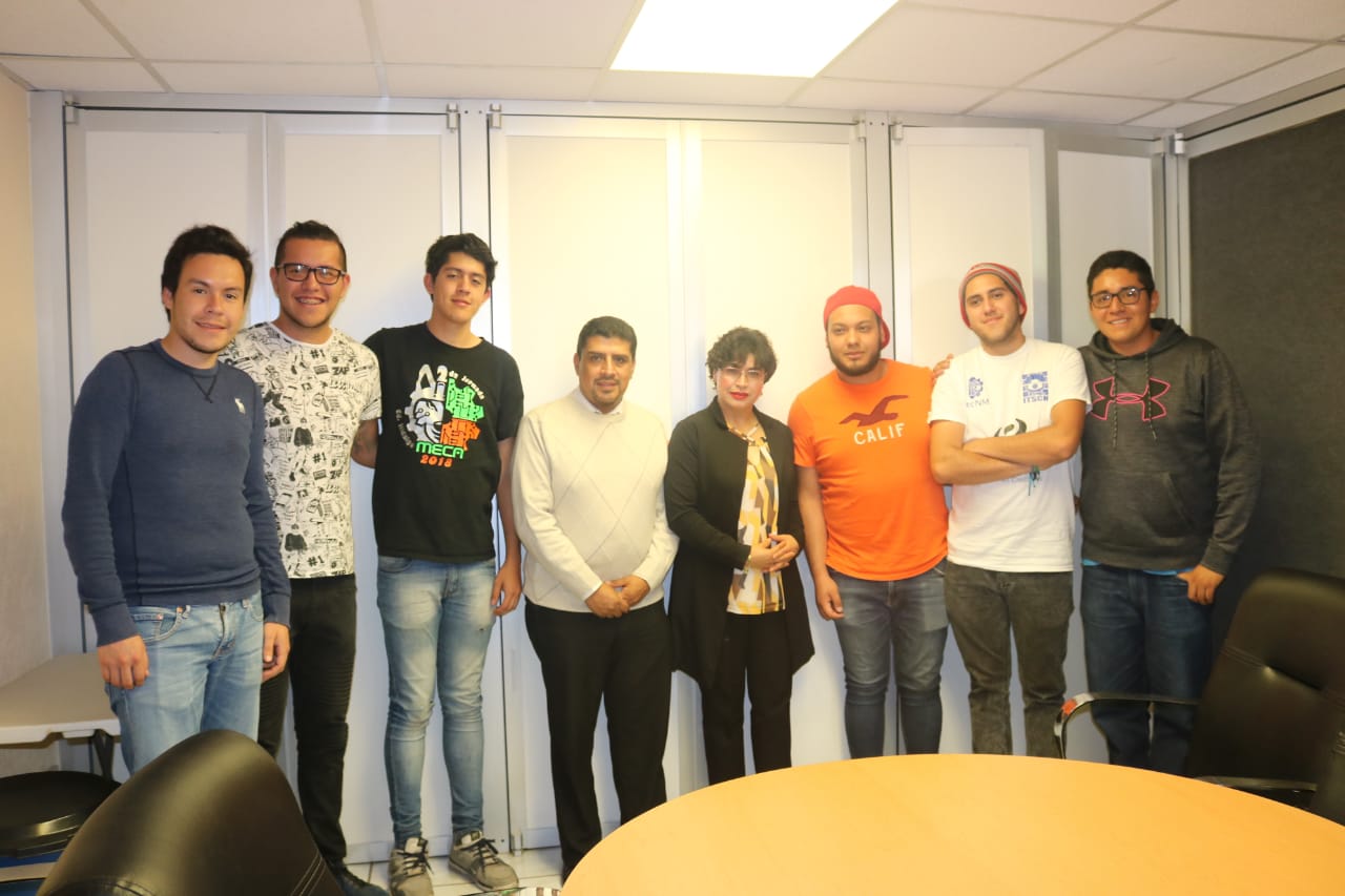 Anita Sánchez Castro, diputada federal; reconoció los logros de los alumnos de mecatrónica del Instituto Tecnológico Superior de Ciudad Hidalgo