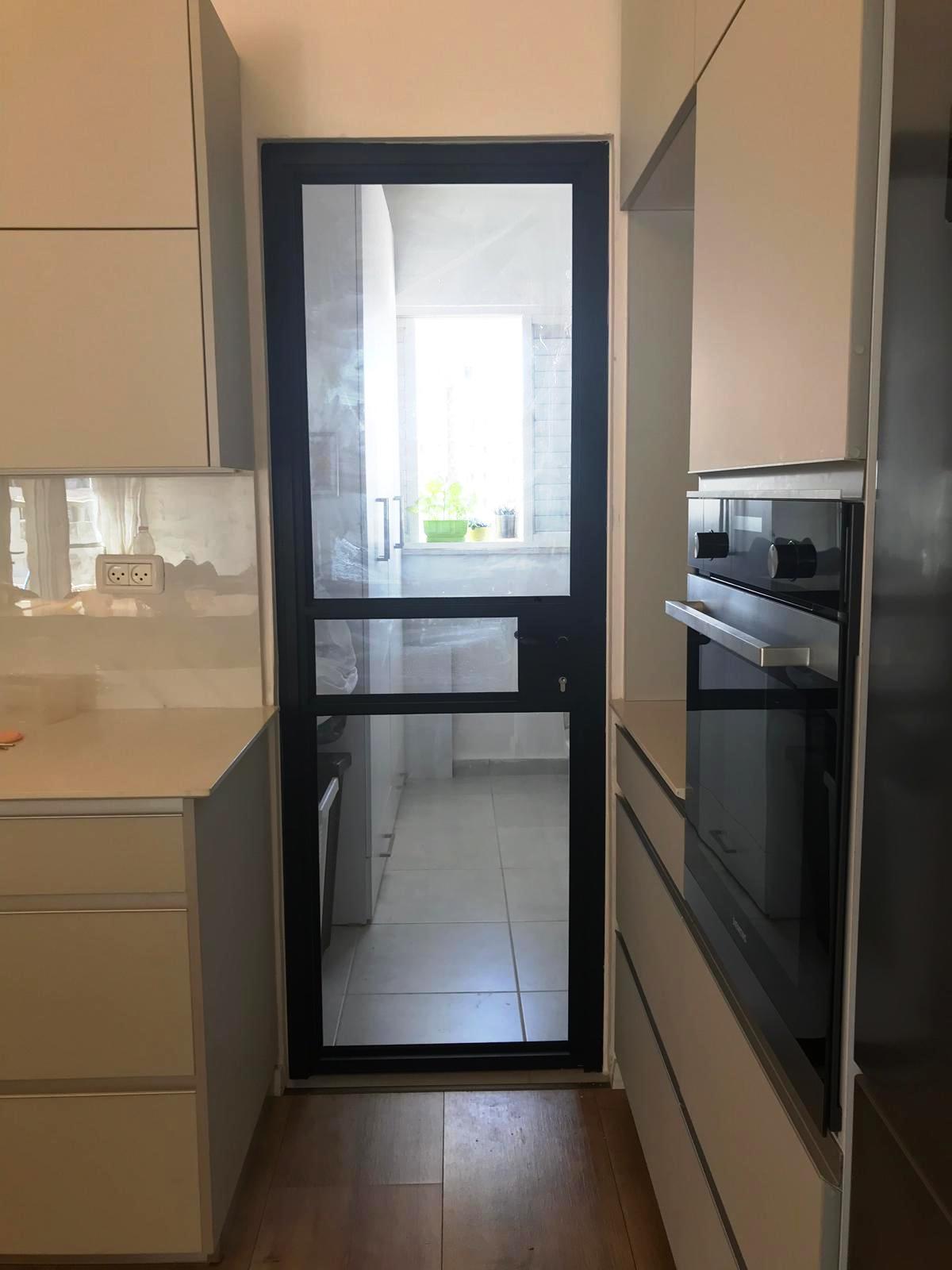 דלת קליל 4300