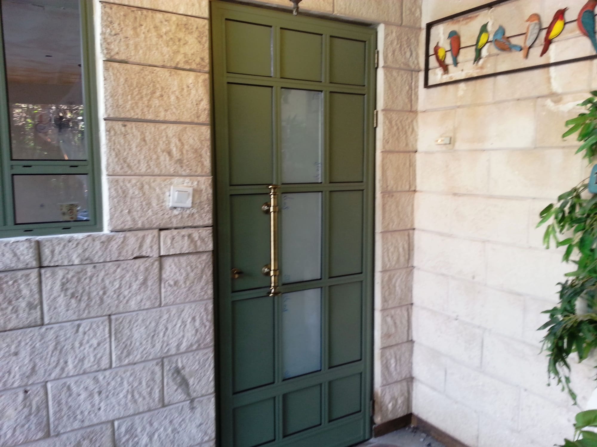 דלת כניסה לבית פרטי