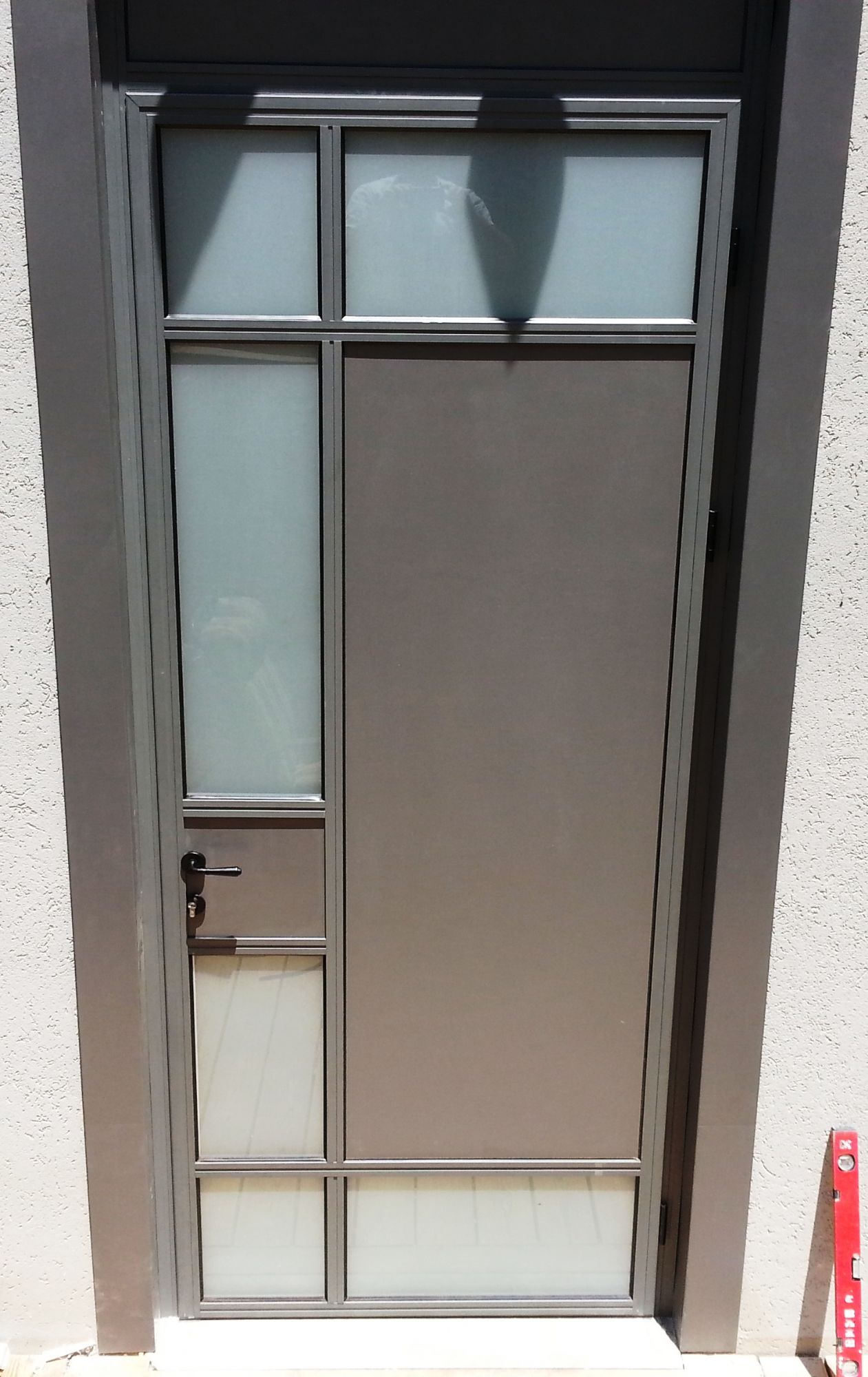 דלת כניסה לבית פרטי