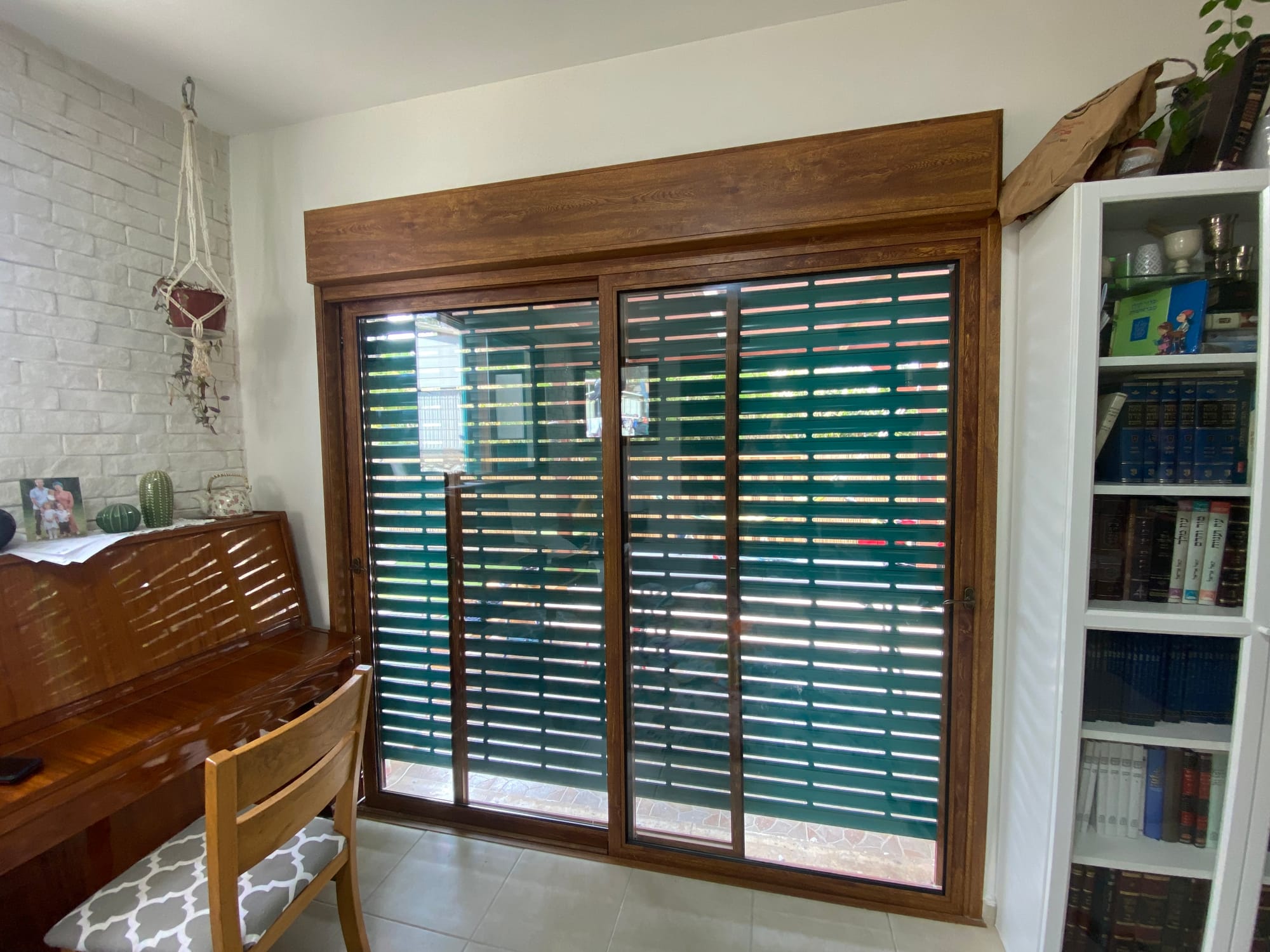 חלון דגם 7500