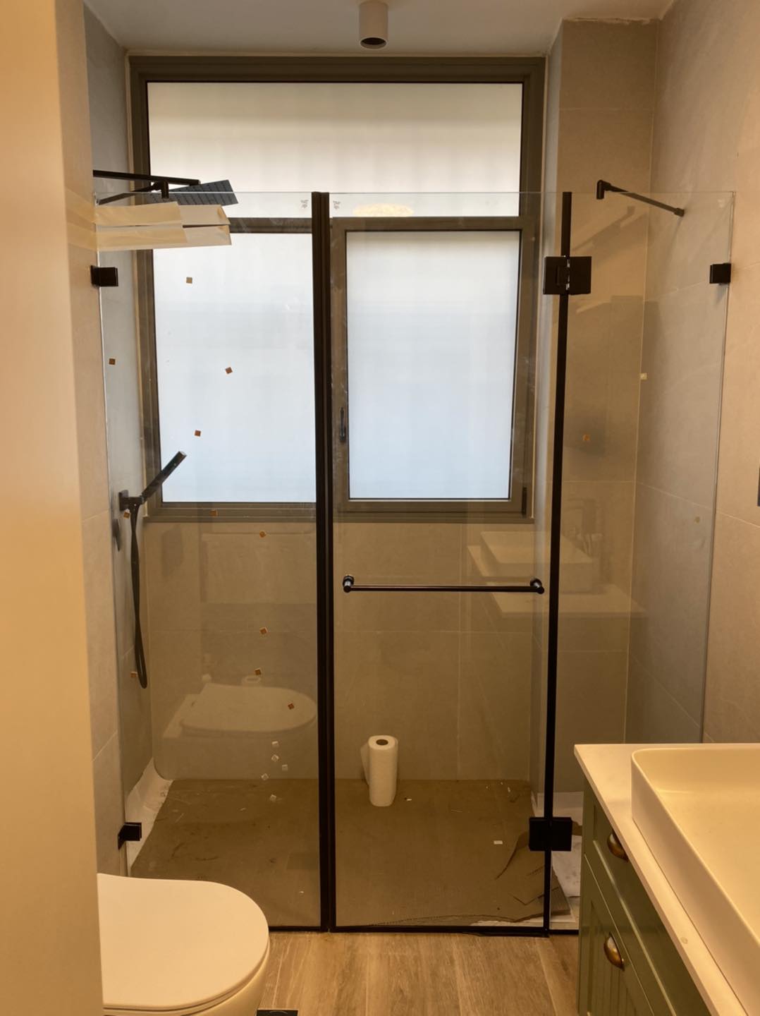 מקלחון פרזול שחור 