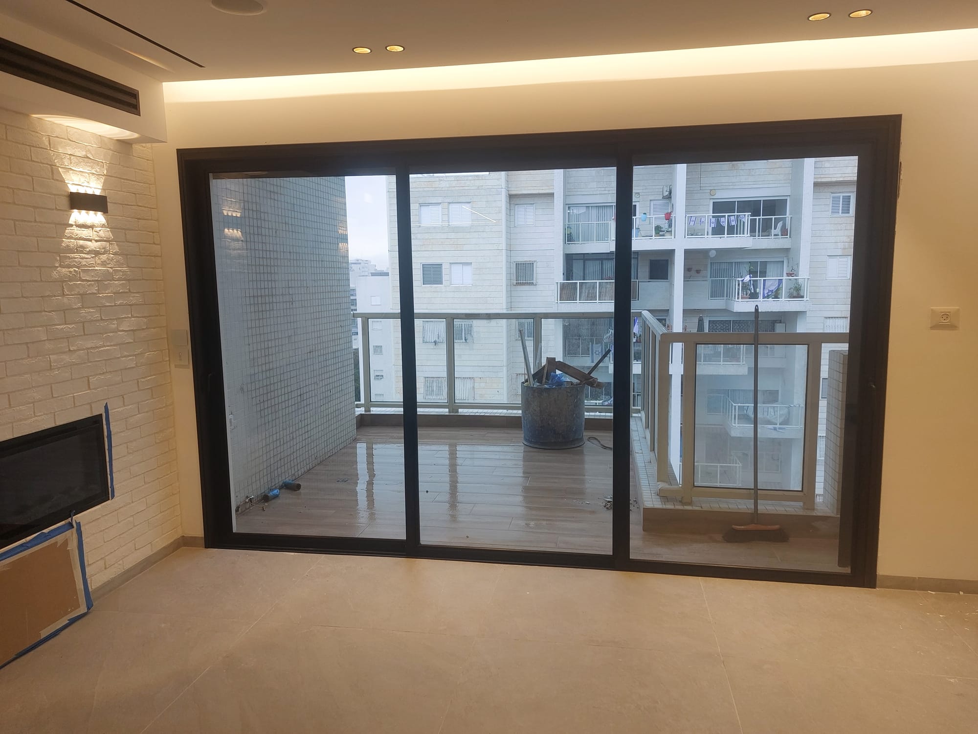 חלון דגם 7300