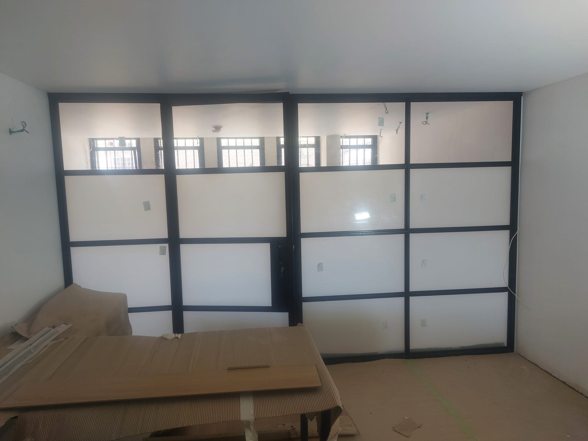 דלת אלומיניום לחנות 